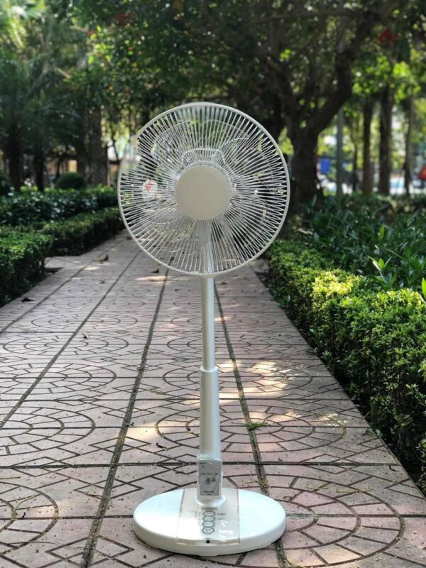 Quạt Panasonic F-CV324 cao 96cm, động cơ AC, điều khiển từ xa - Ảnh 2