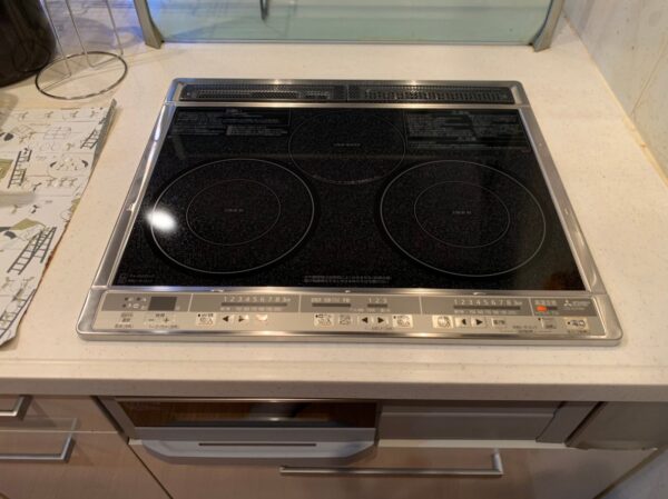 tổng quan bếp từ Mitsubishi CS-G321M