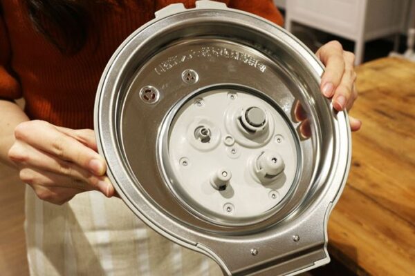 Nồi cơm điện Panasonic SR-VSX181 (1,8L) IH 6 tầng, cảm biến độ tươi của gạo - Ảnh 5