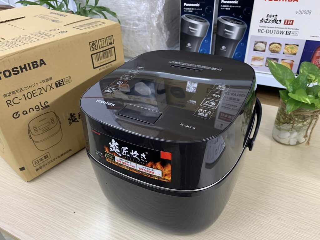 tổng quan nồi cơm điện Toshiba RC-10E2VX