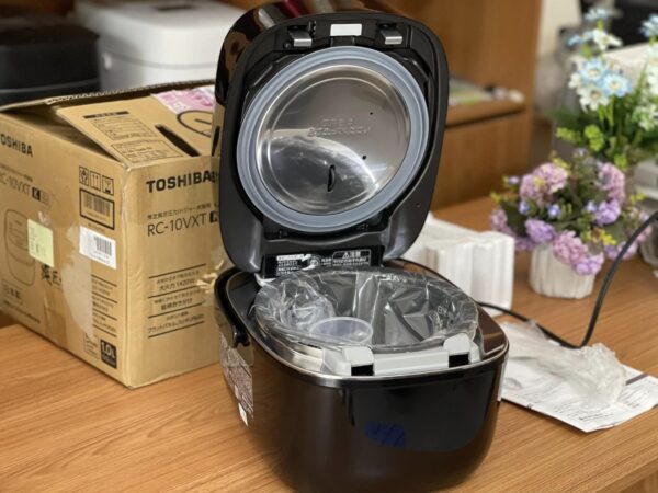 Nồi cơm điện Toshiba RC-10VXT-W-K (1 lít) ruột dày 7mm, cao tần, áp suất, hút chân không - Ảnh 2