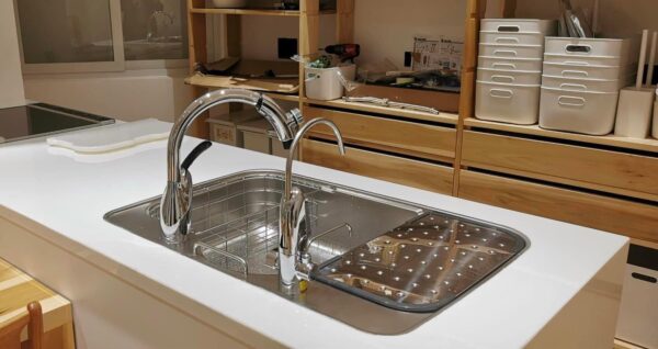 Vòi rửa bát TOTO TKN34PBTA dây vòi kéo dài, nút bấm đầu vòi - Ảnh 3