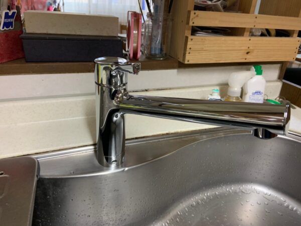 Vòi rửa bát Toto TKS05301J - TKS05302J thân bằng đồng mạ Crom Niken - Ảnh 4