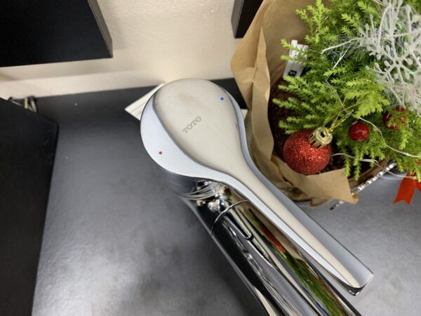 Vòi rửa bát Toto TKS05308J dây rút đầu vòi, tích hợp lõi lọc - Ảnh 4