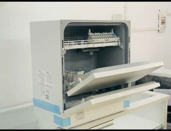 Máy rửa bát Panasonic NP-TA4 khay đựng linh hoạt, khử trùng bát đĩa - Ảnh 2